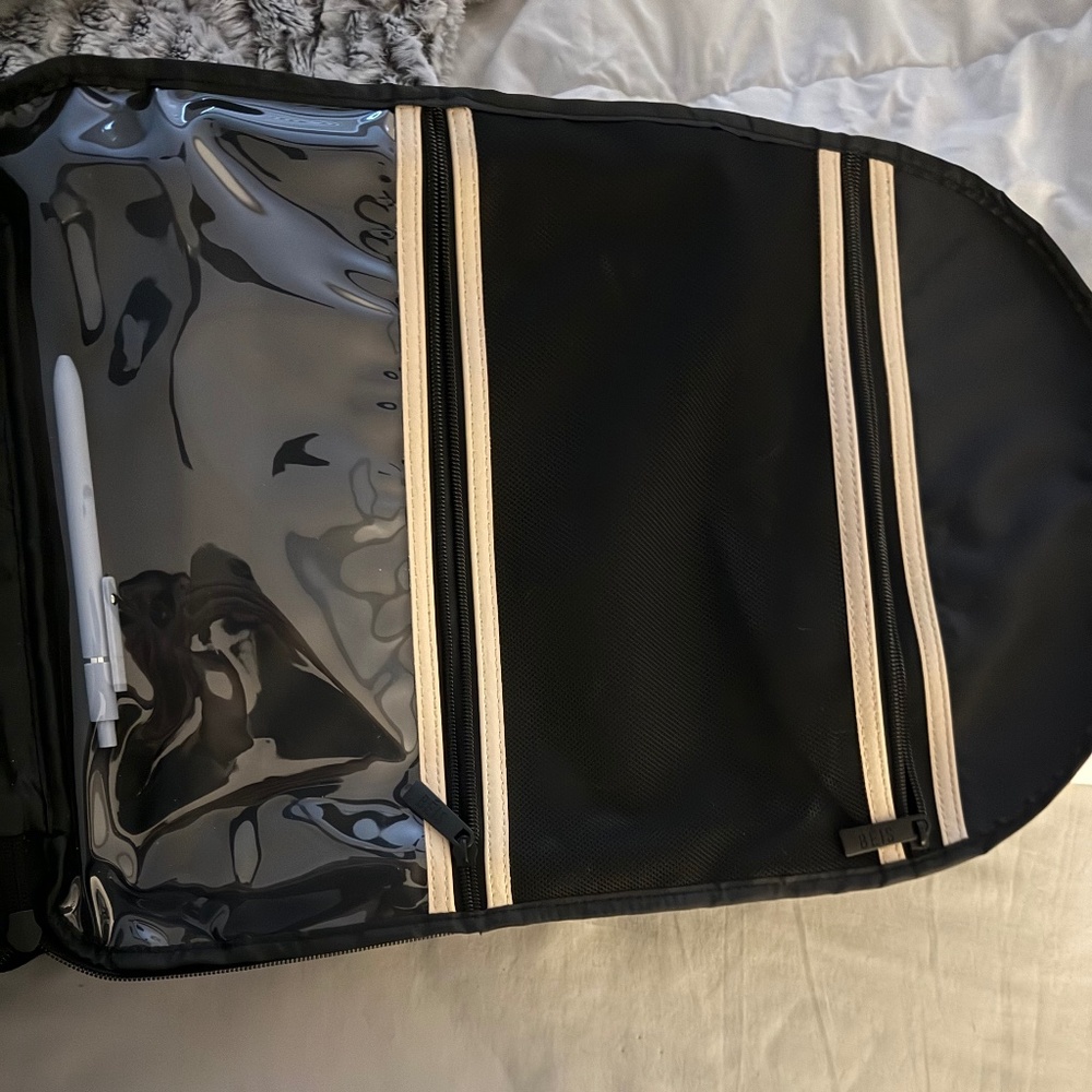BÉIS Backpack - Picture 3 of 4